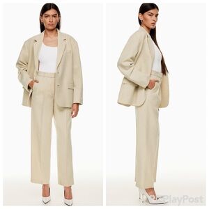 NWT Aritzia Babaton 100% Wool Pleated Trousers